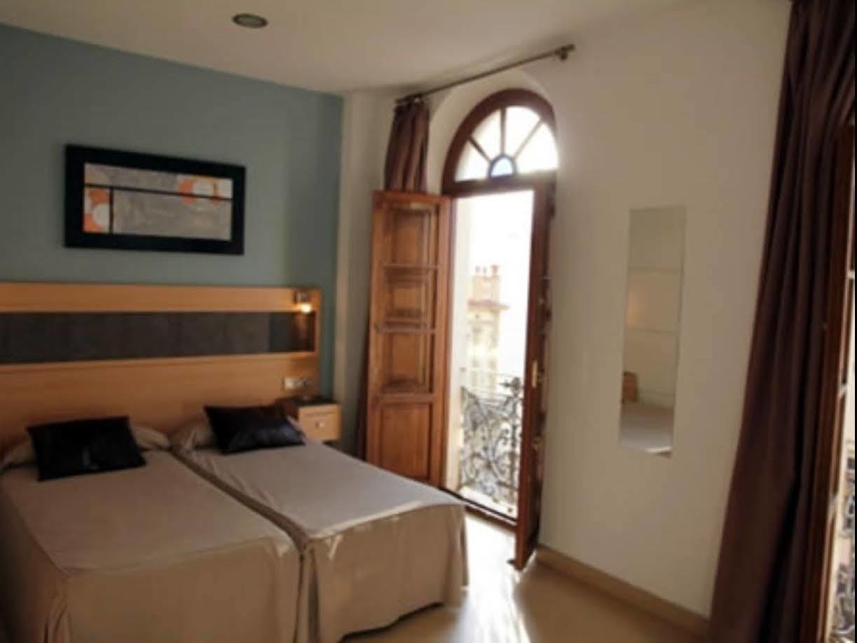 Hostal Plaza Ruiz Ceuta Exterior foto